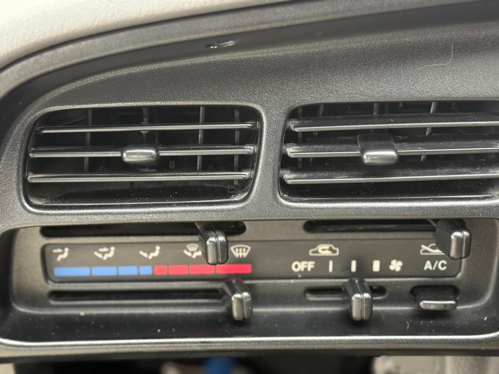 1998 Suzuki Carry JDM car for sale — photo 18 of 25