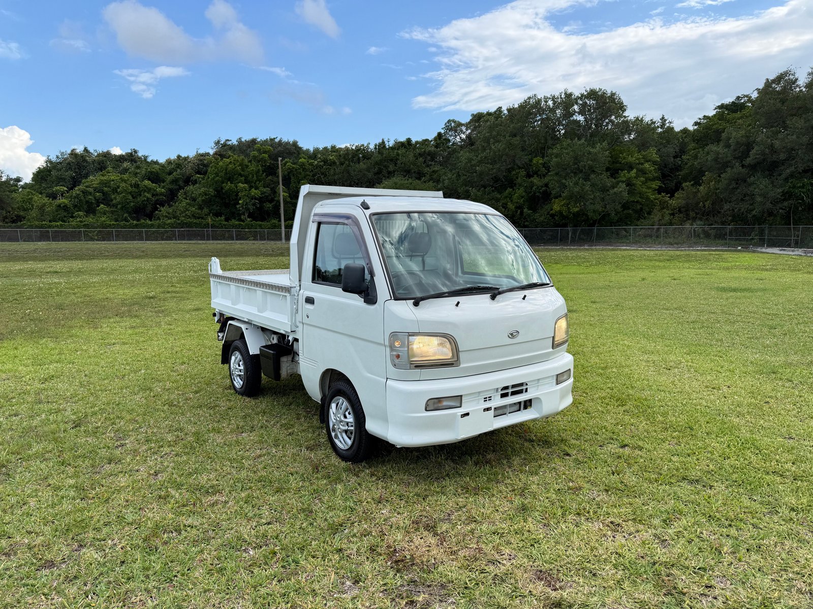1999 Daihatsu Hijet JDM car for sale — photo 17 of 25