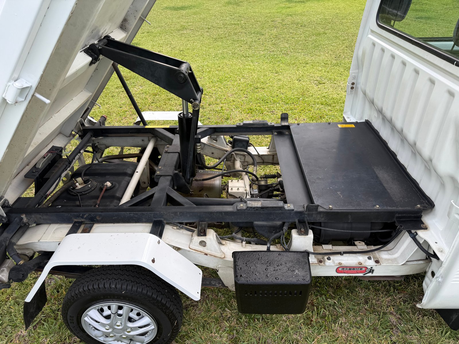1999 Daihatsu Hijet JDM car for sale — photo 12 of 25