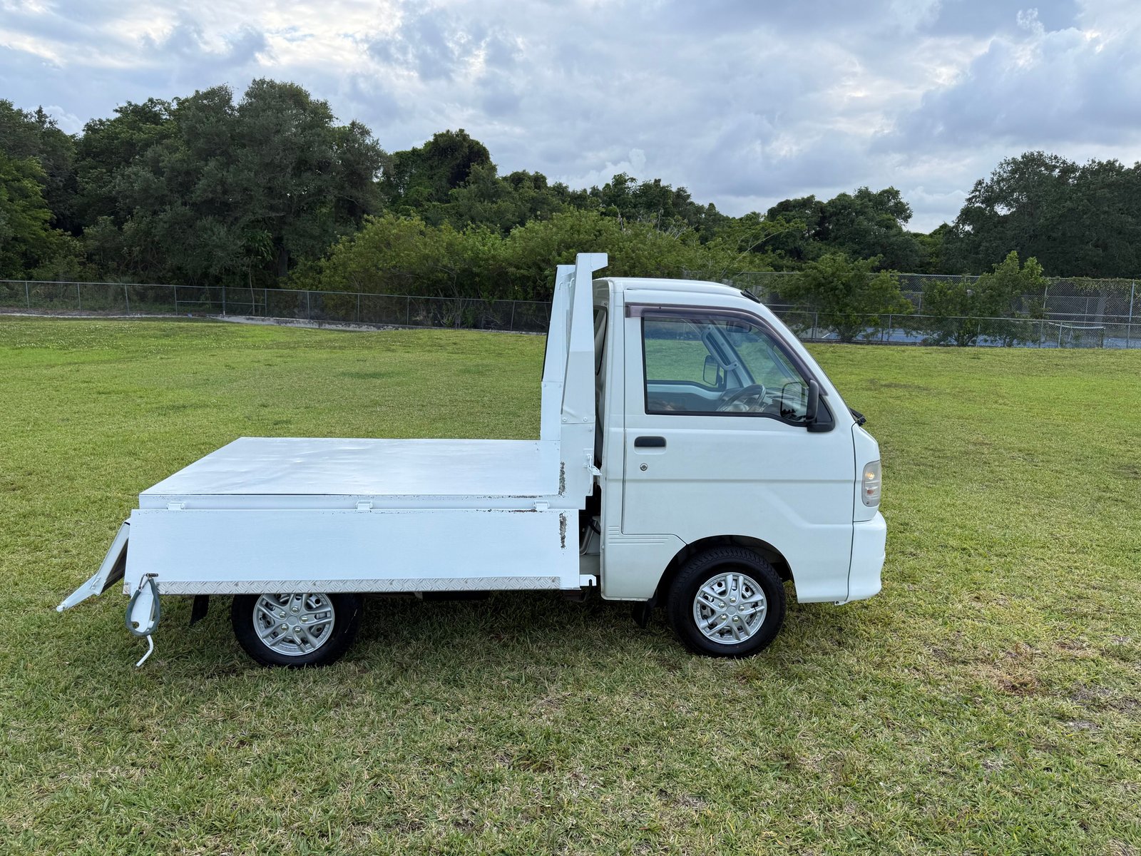 1999 Daihatsu Hijet JDM car for sale — photo 15 of 25