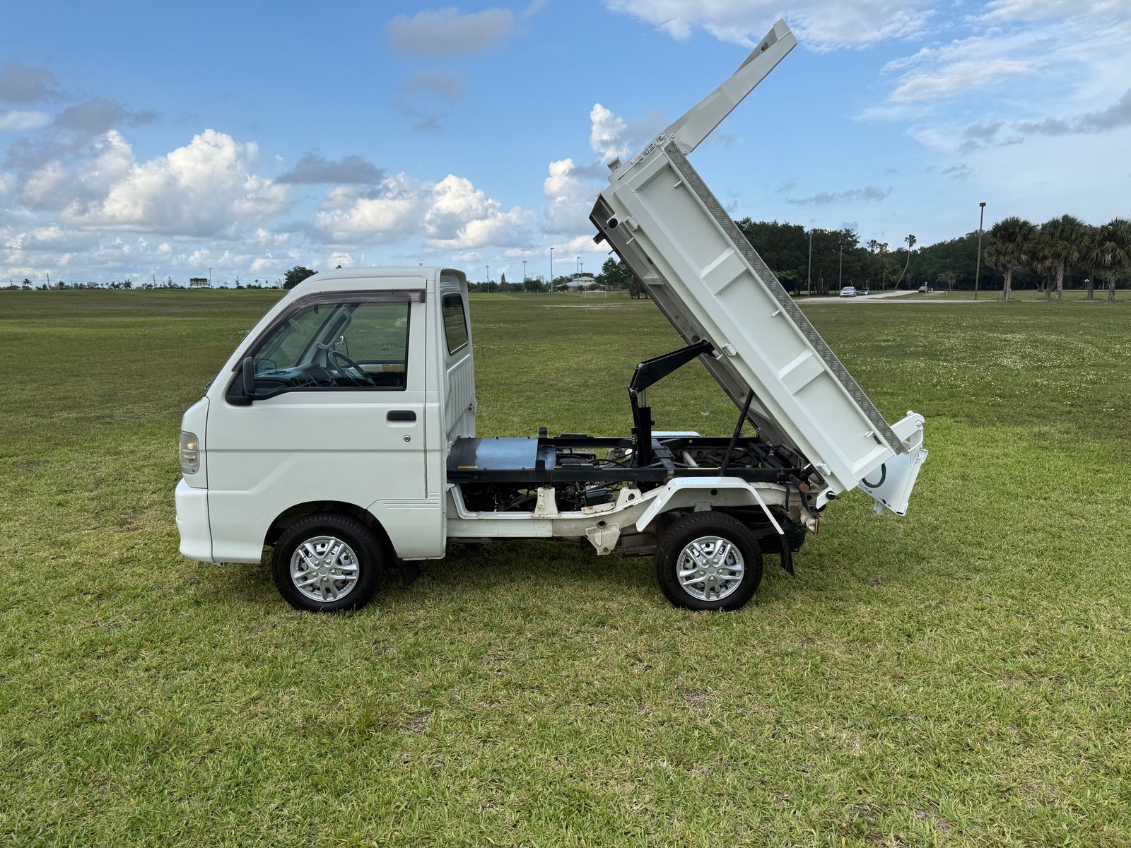 1999 Daihatsu Hijet JDM car for sale — photo 6 of 25