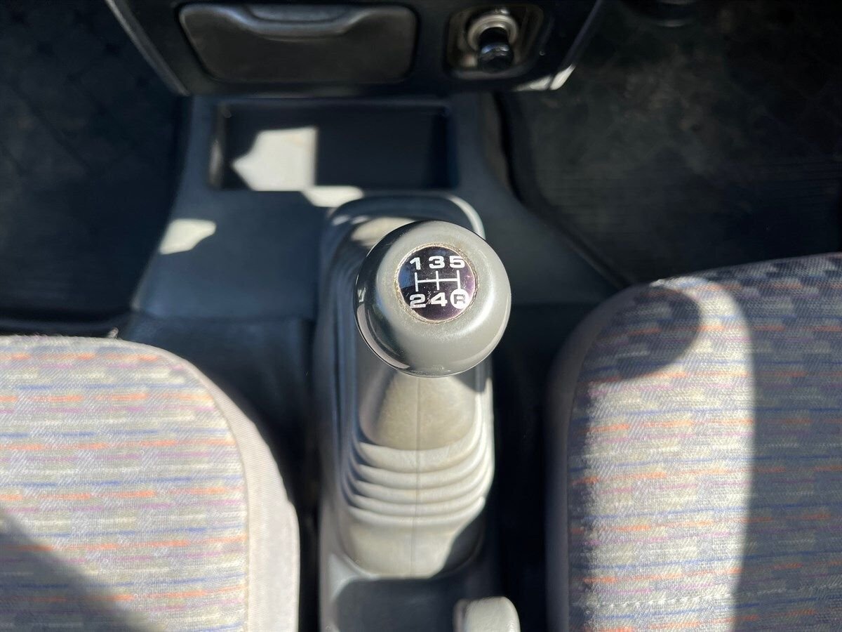 1999 Daihatsu Hijet JDM car for sale — photo 15 of 16