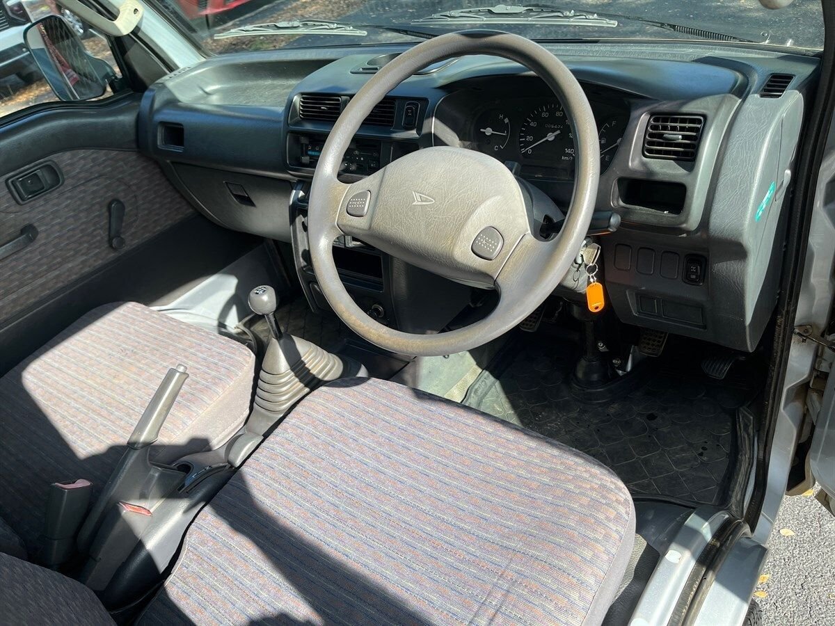 1999 Daihatsu Hijet JDM car for sale — photo 11 of 16