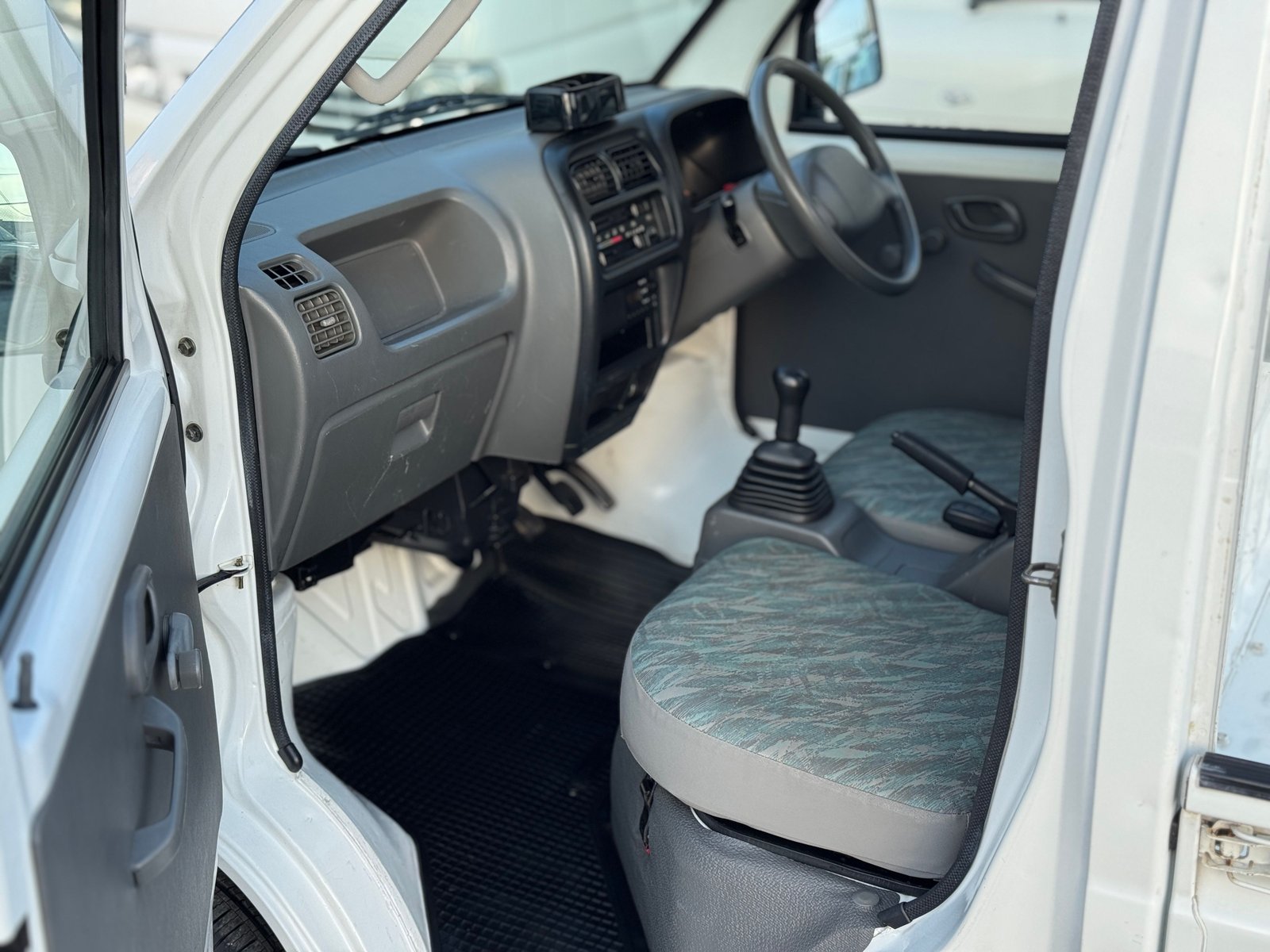 1999 Suzuki Carry JDM car for sale — photo 23 of 25