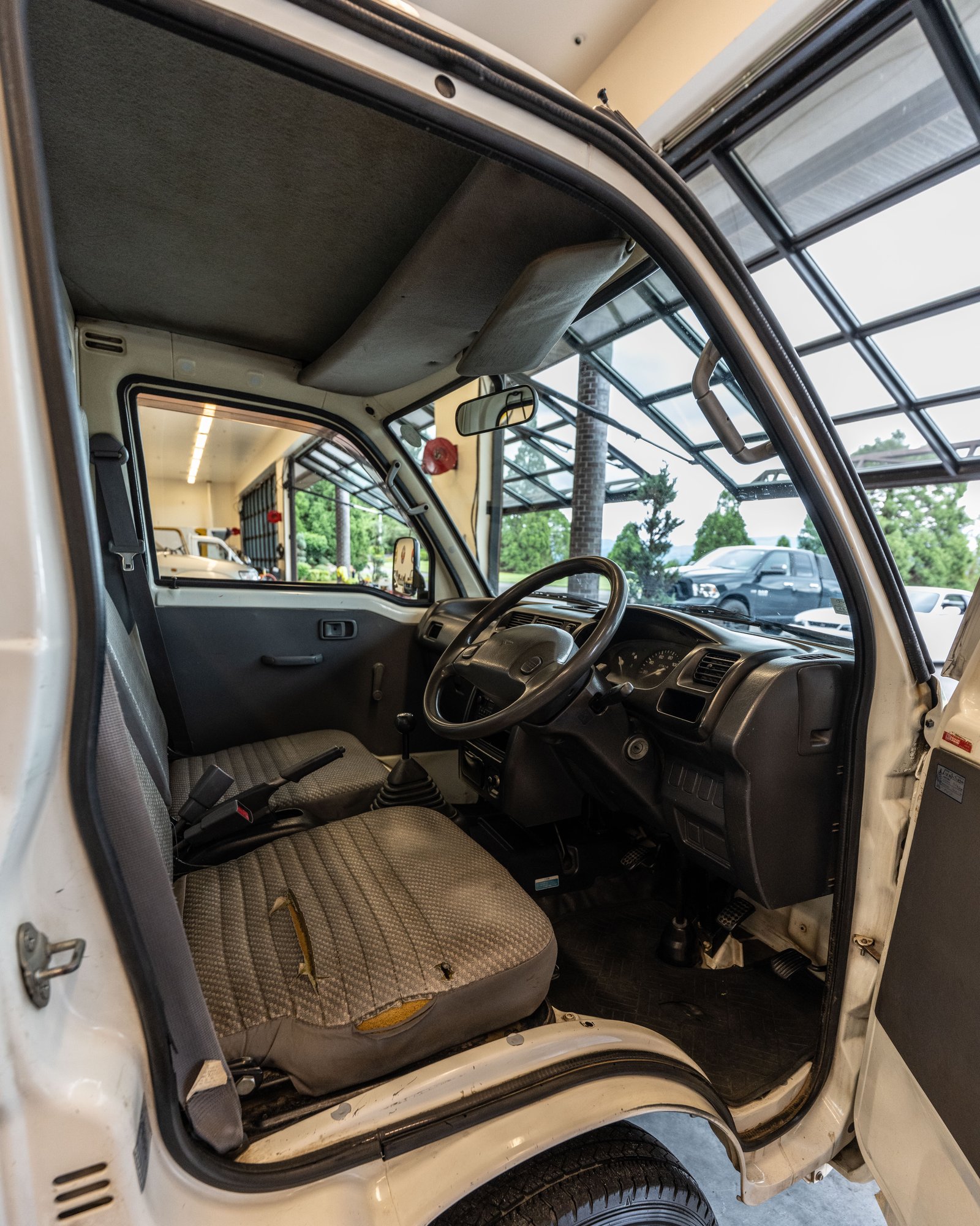 2000 Daihatsu Hijet JDM car for sale — photo 9 of 16
