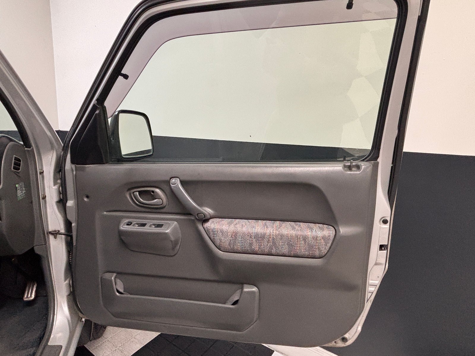 2000 Suzuki Jimny JDM car for sale — photo 19 of 25
