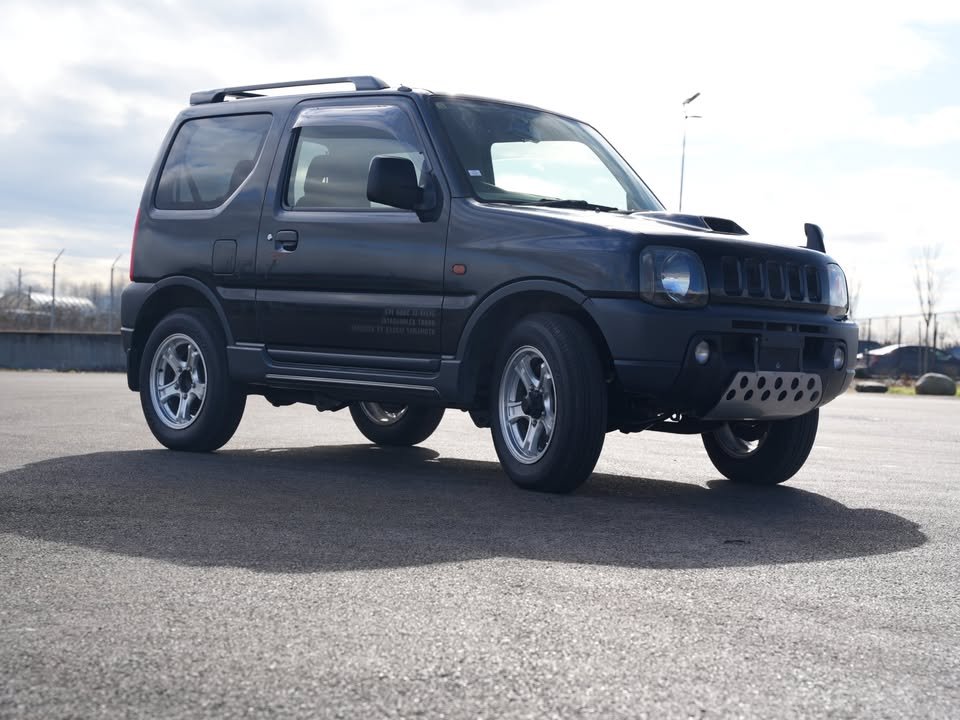 2000 Suzuki Jimny JDM car for sale — photo 3 of 15