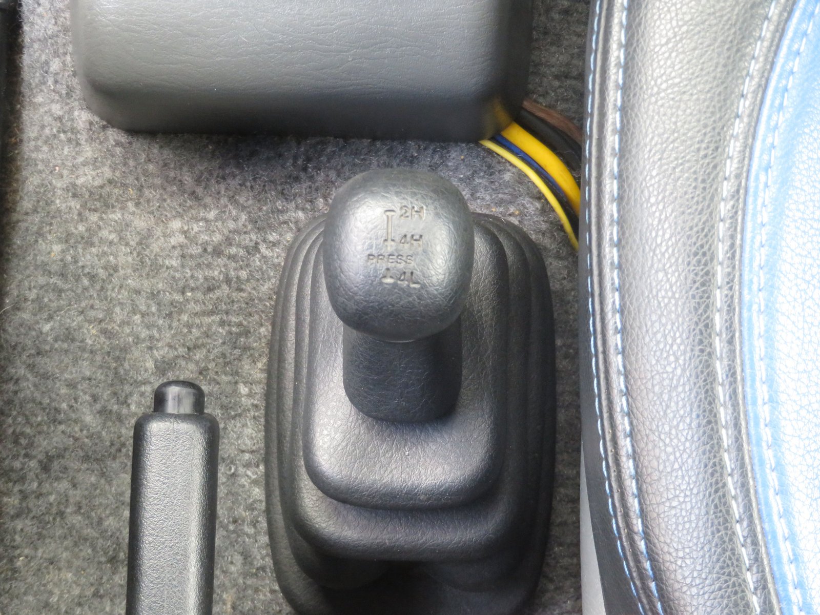 2001 Suzuki Jimny JDM car for sale — photo 16 of 25
