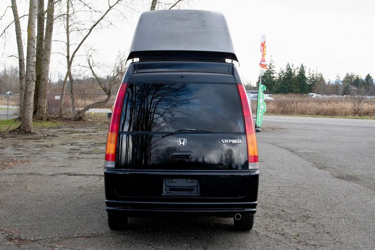 2000 Honda Stepwagon JDM car for sale — photo 5 of 9