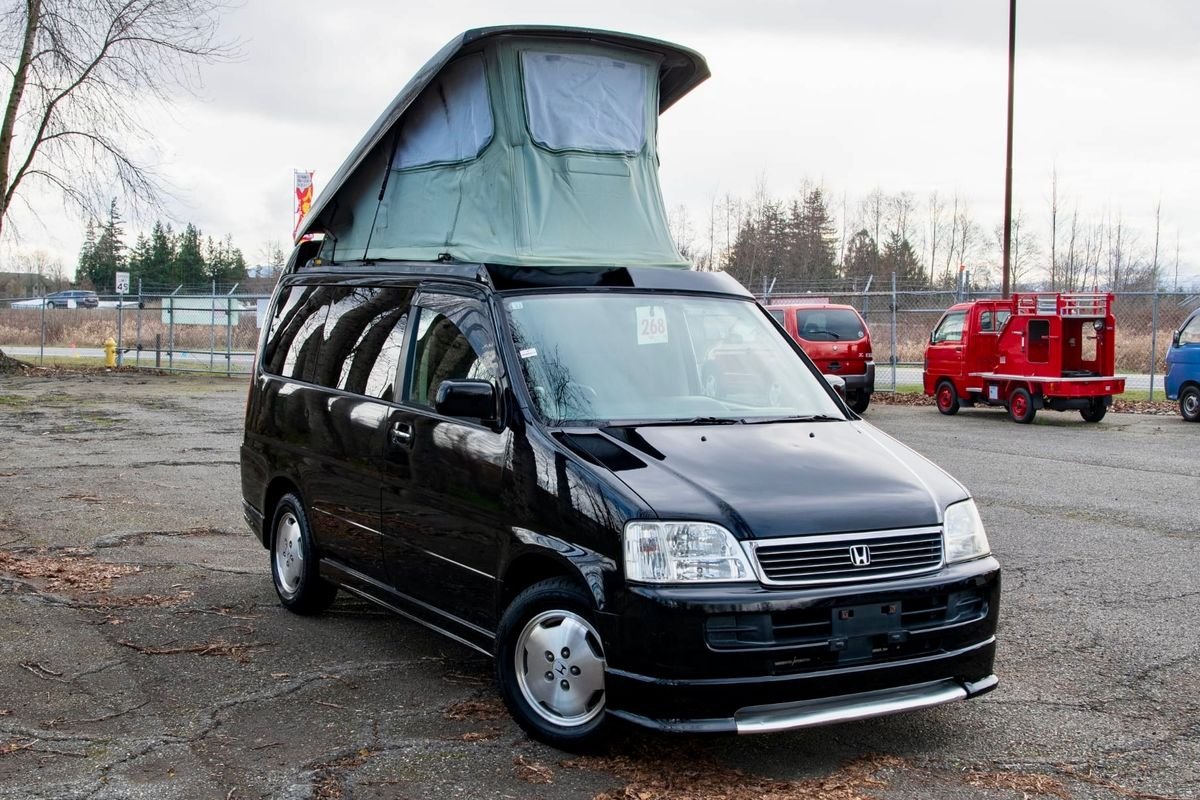 2000 Honda Stepwagon JDM car for sale — photo 8 of 9