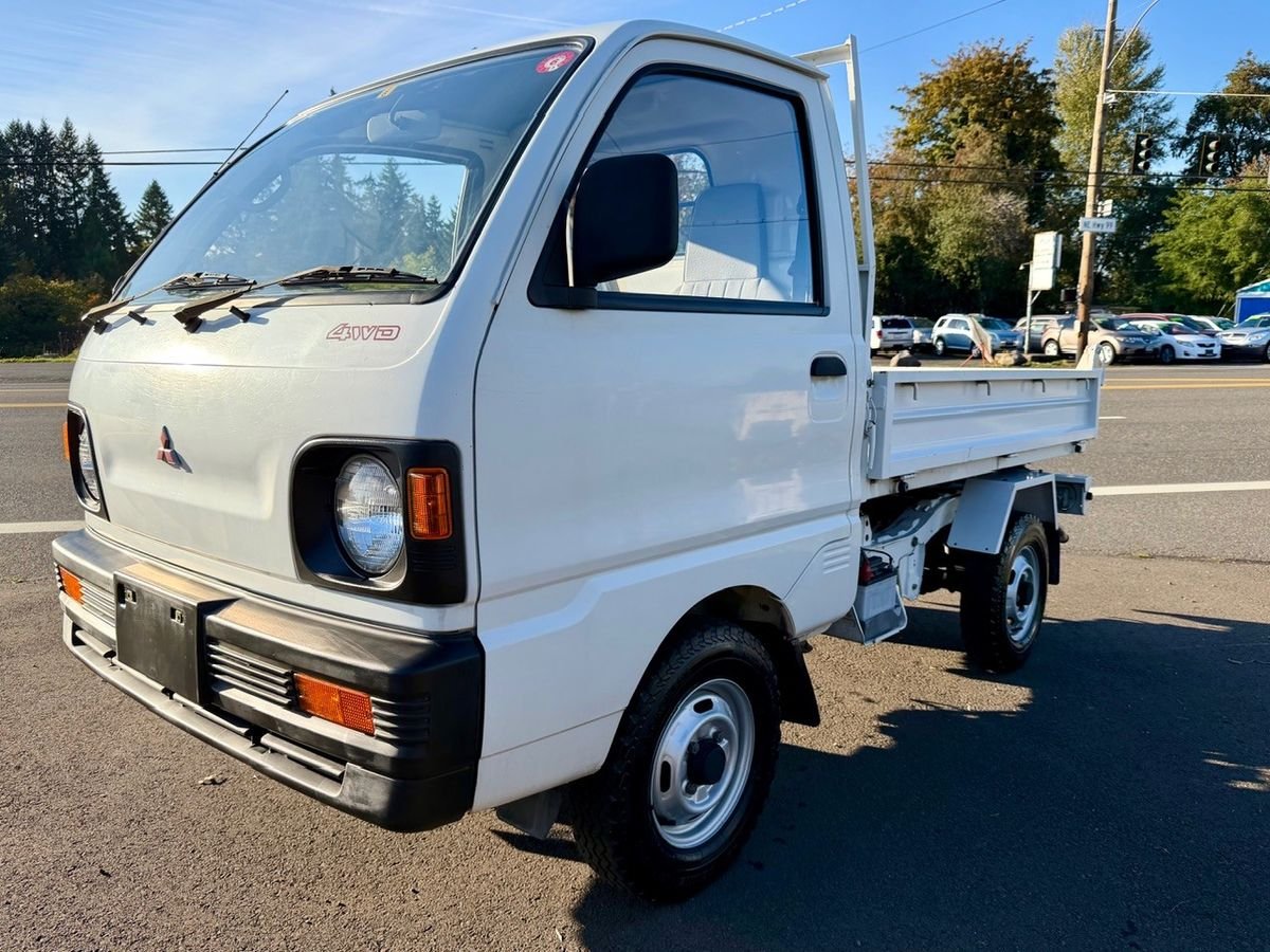 1991 Mitsubishi Minicab JDM car for sale — photo 5 of 9
