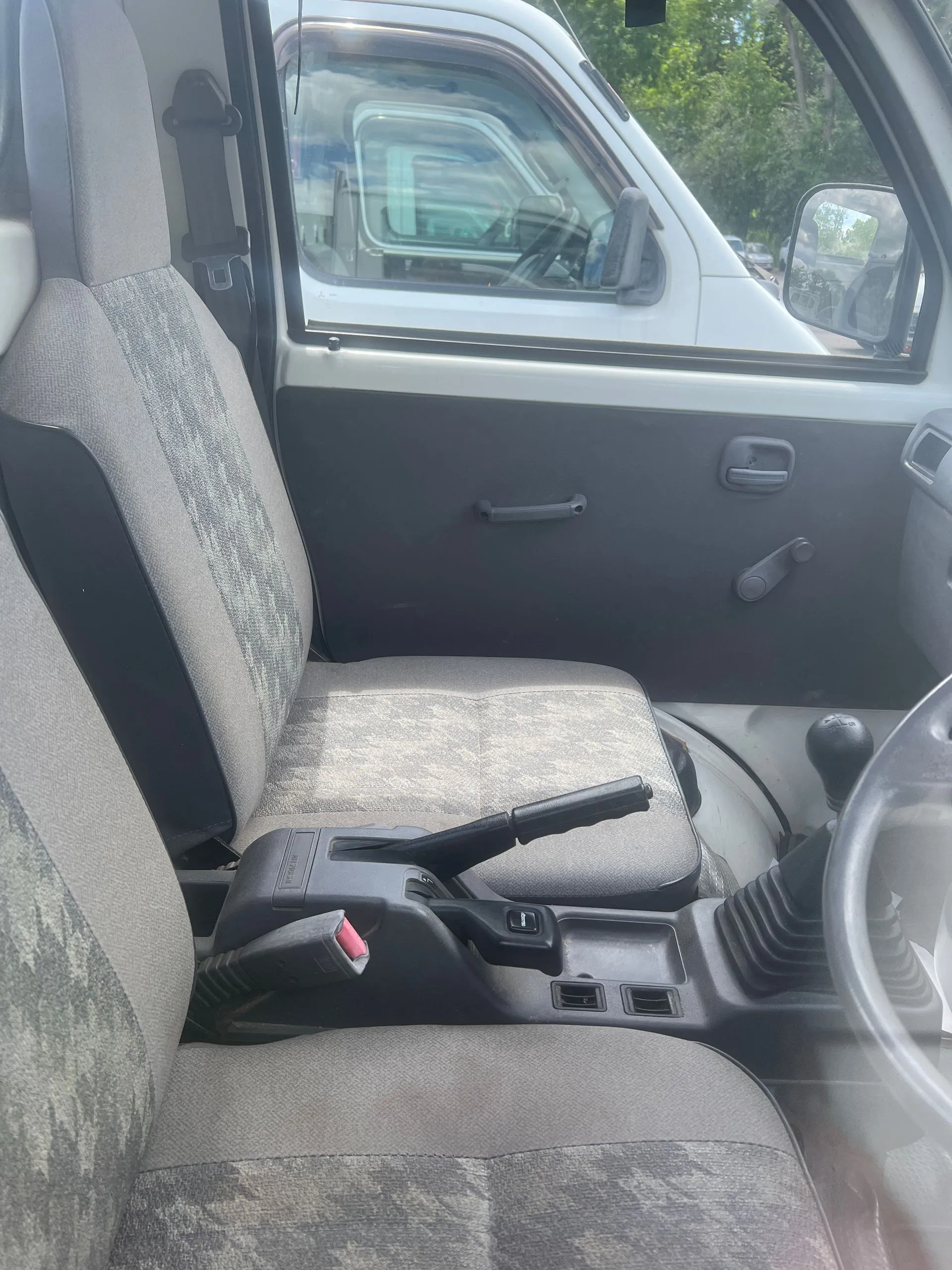 1995 Mitsubishi Minicab JDM car for sale — photo 8 of 9