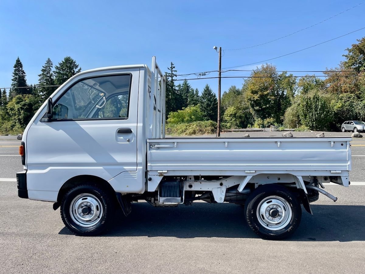 1992 Mitsubishi Minicab JDM car for sale — photo 8 of 9