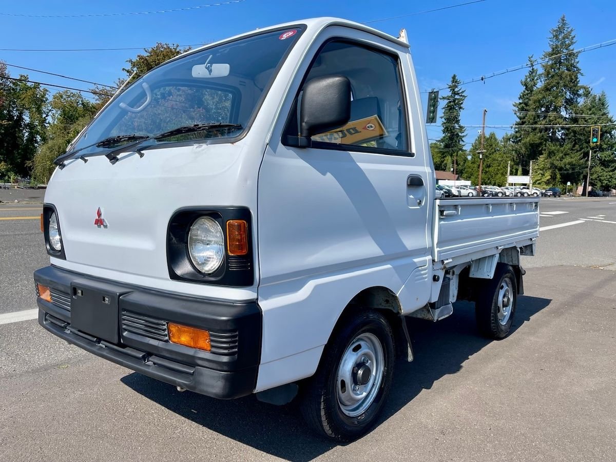 1992 Mitsubishi Minicab JDM car for sale — photo 6 of 9