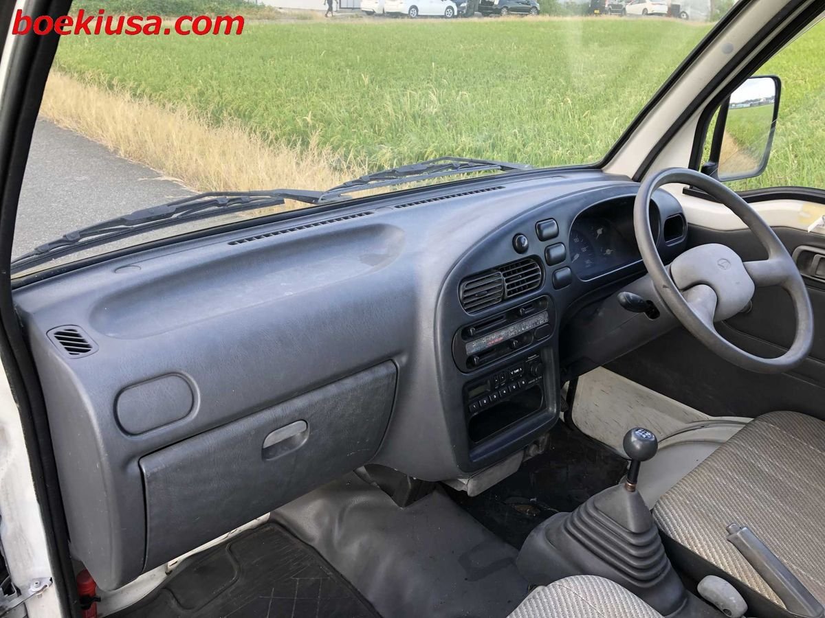 1994 Daihatsu Hijet JDM car for sale — photo 9 of 11