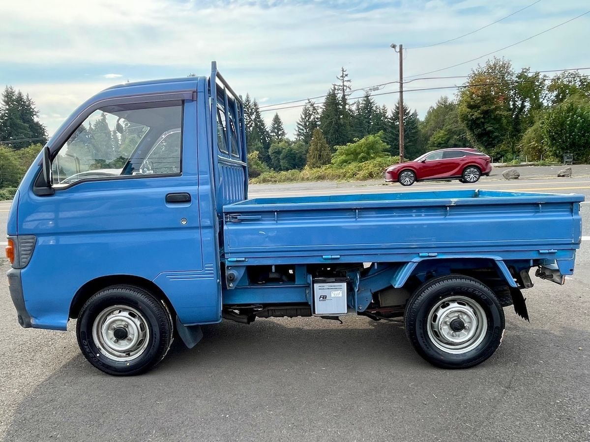 1995 Daihatsu Hijet JDM car for sale — photo 7 of 9