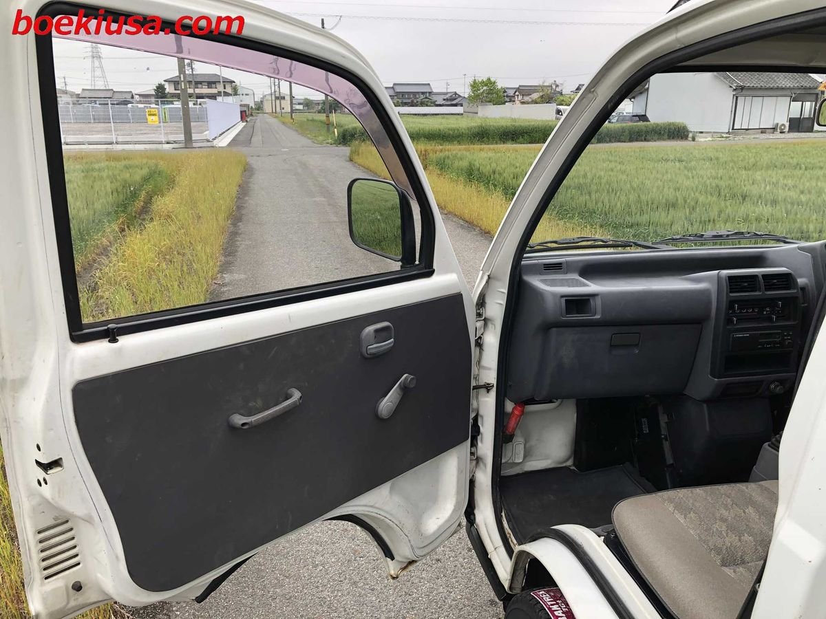 1995 Mitsubishi Minicab JDM car for sale — photo 8 of 11