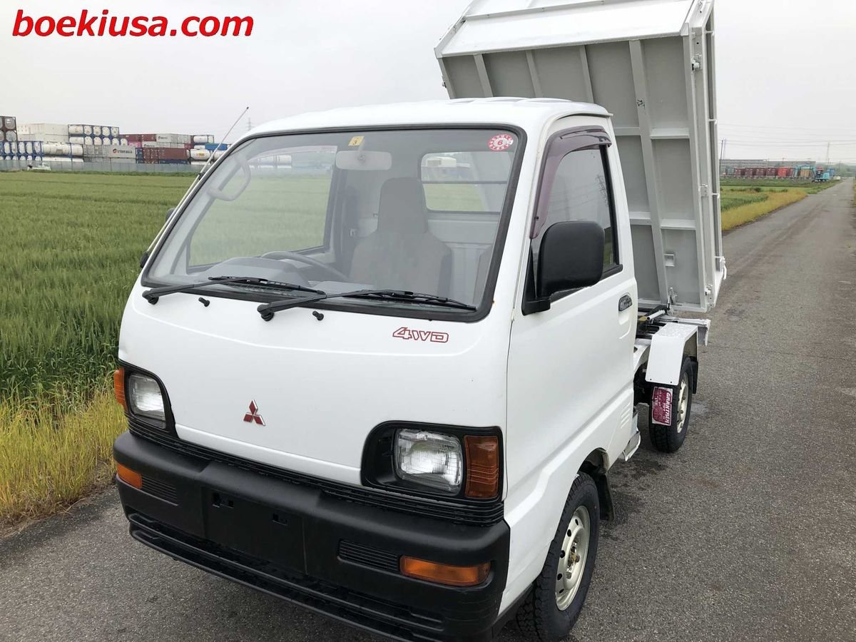 1995 Mitsubishi Minicab JDM car for sale — photo 2 of 11