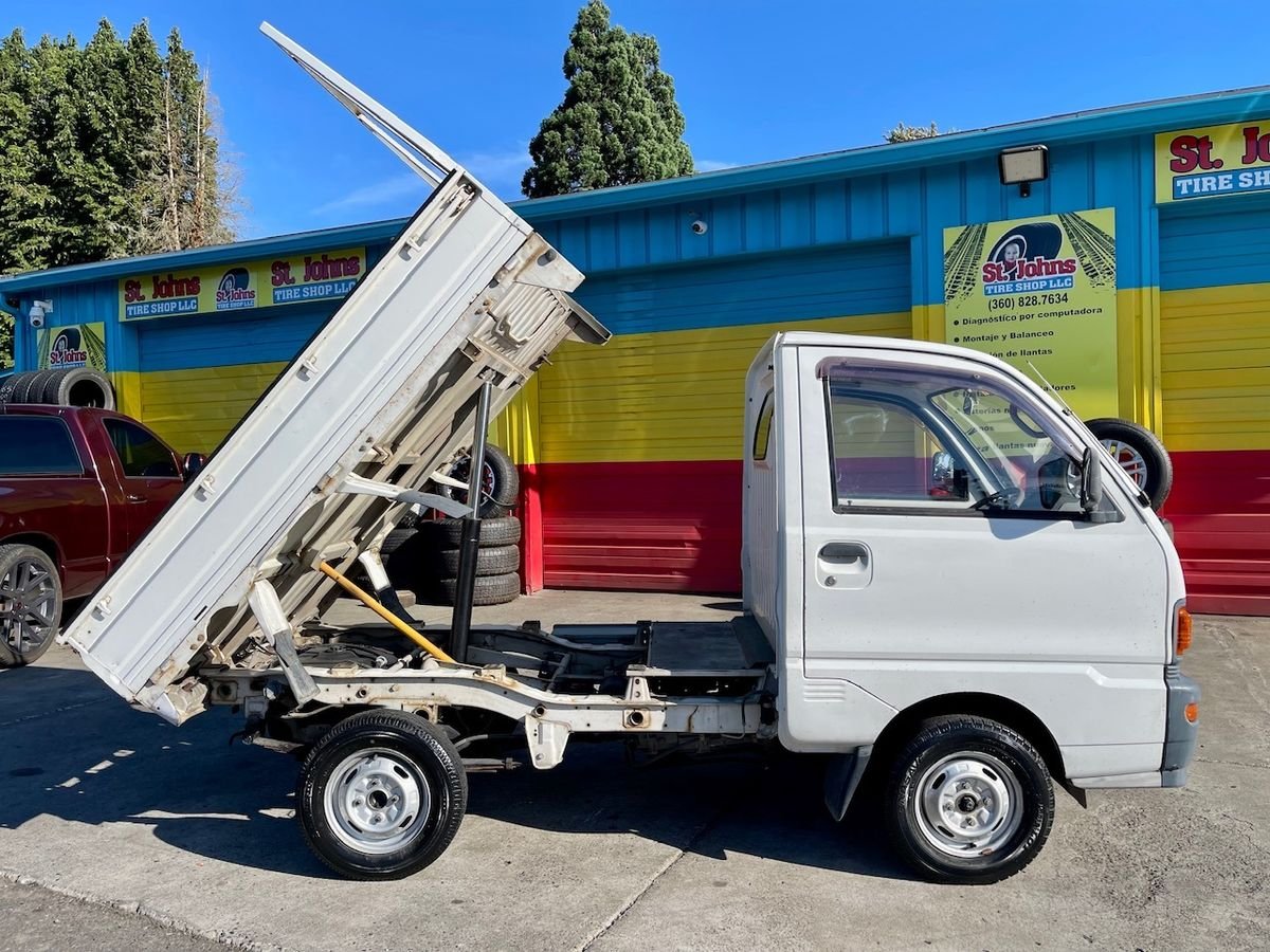 1995 Mitsubishi Minicab JDM car for sale — photo 7 of 9