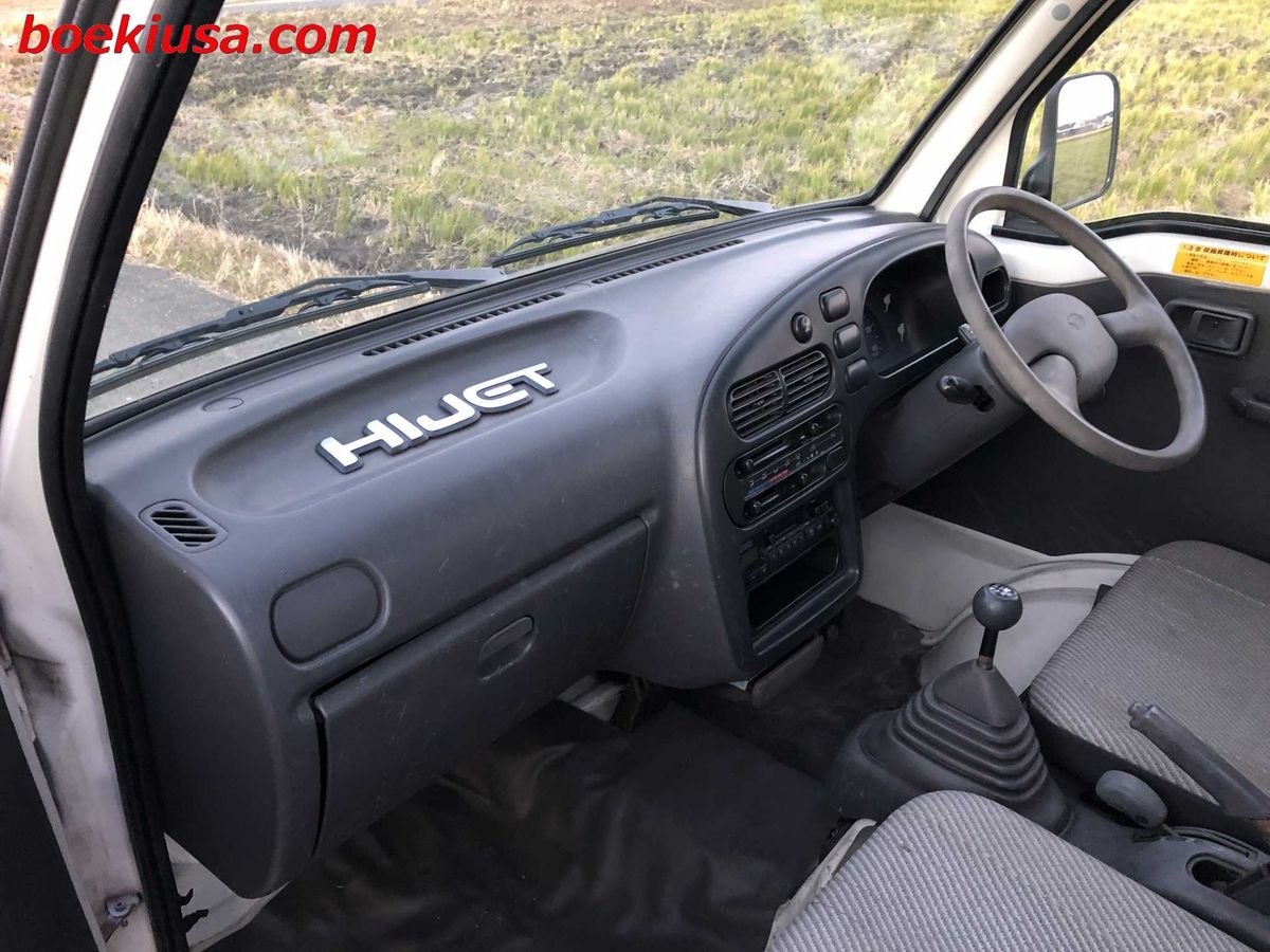 1996 Daihatsu Hijet JDM car for sale — photo 9 of 11