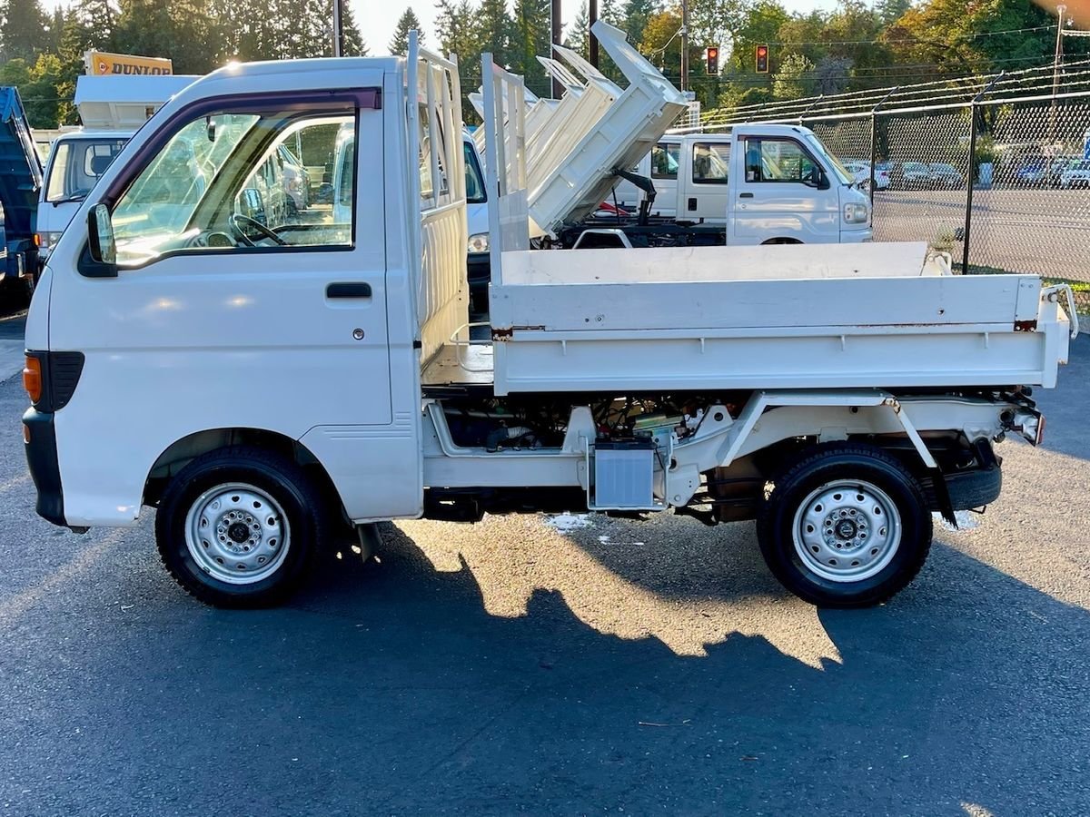 1997 Daihatsu Hijet JDM car for sale — photo 5 of 9