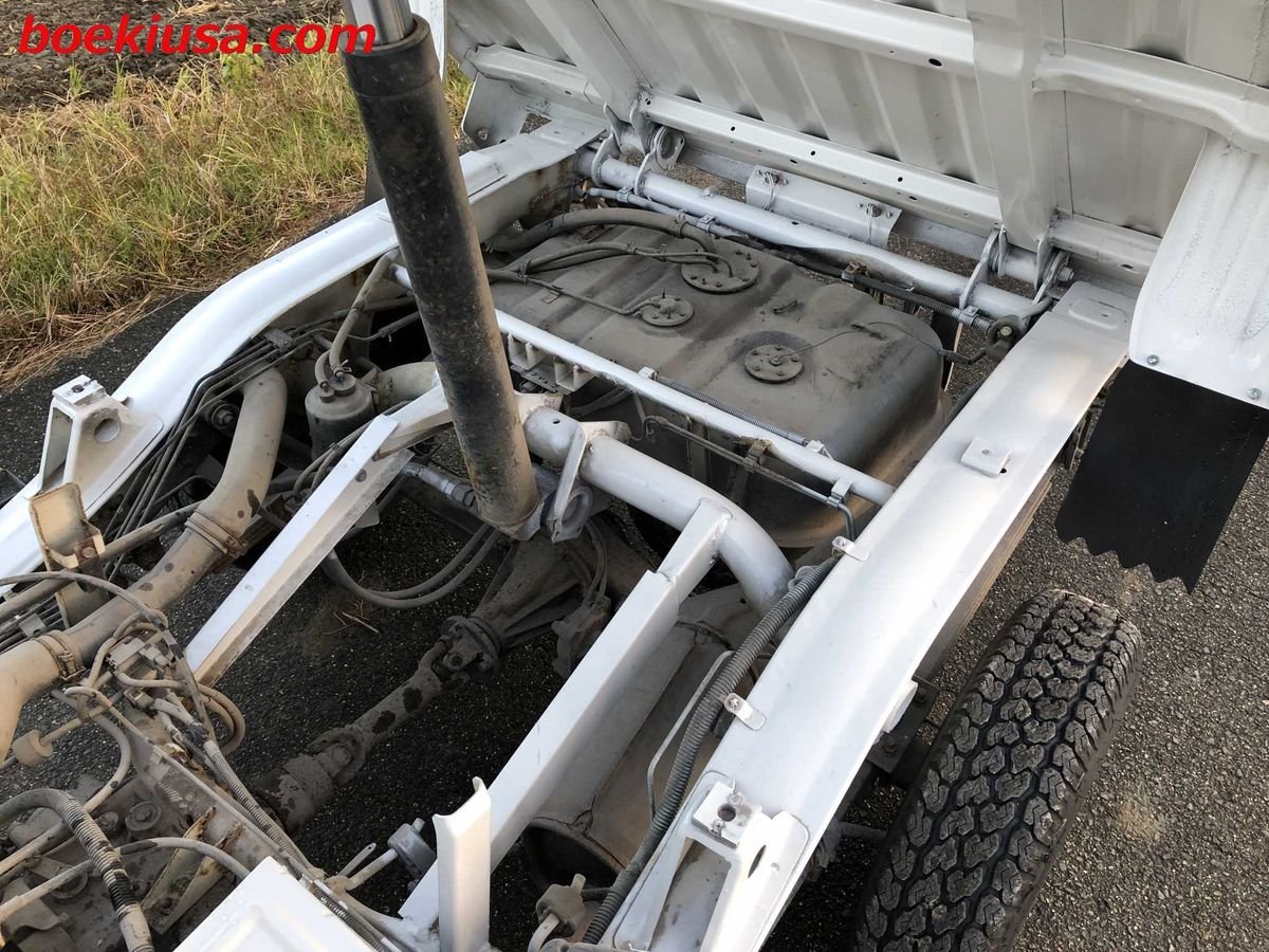 1997 Daihatsu Hijet JDM car for sale — photo 5 of 11