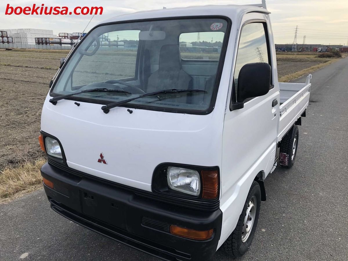 1997 Mitsubishi Minicab JDM car for sale — photo 2 of 11
