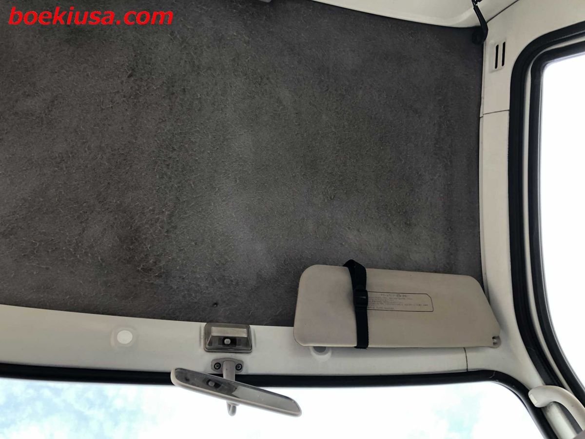 1997 Mitsubishi Minicab JDM car for sale — photo 11 of 11