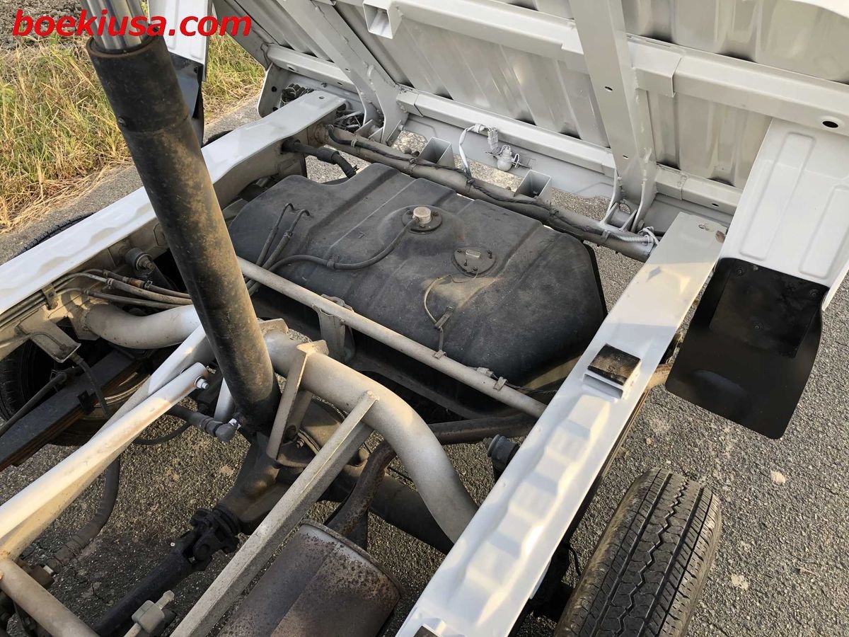 1997 Mitsubishi Minicab JDM car for sale — photo 5 of 11