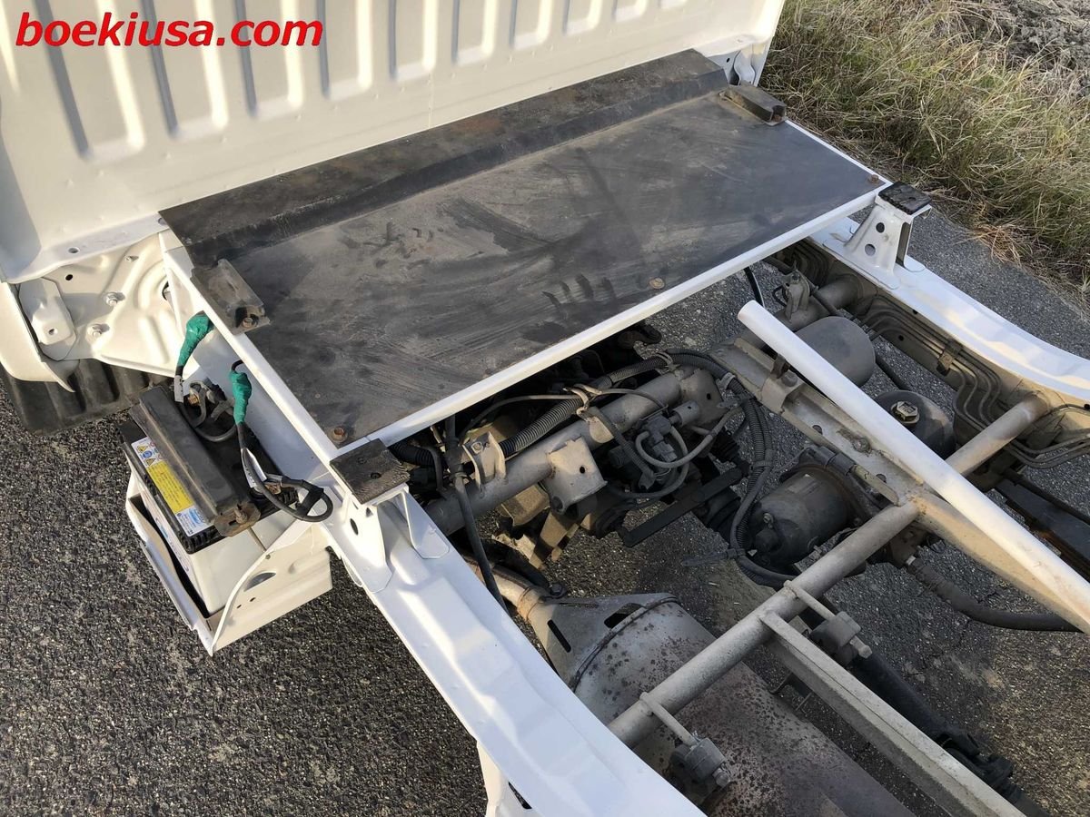 1997 Mitsubishi Minicab JDM car for sale — photo 6 of 11