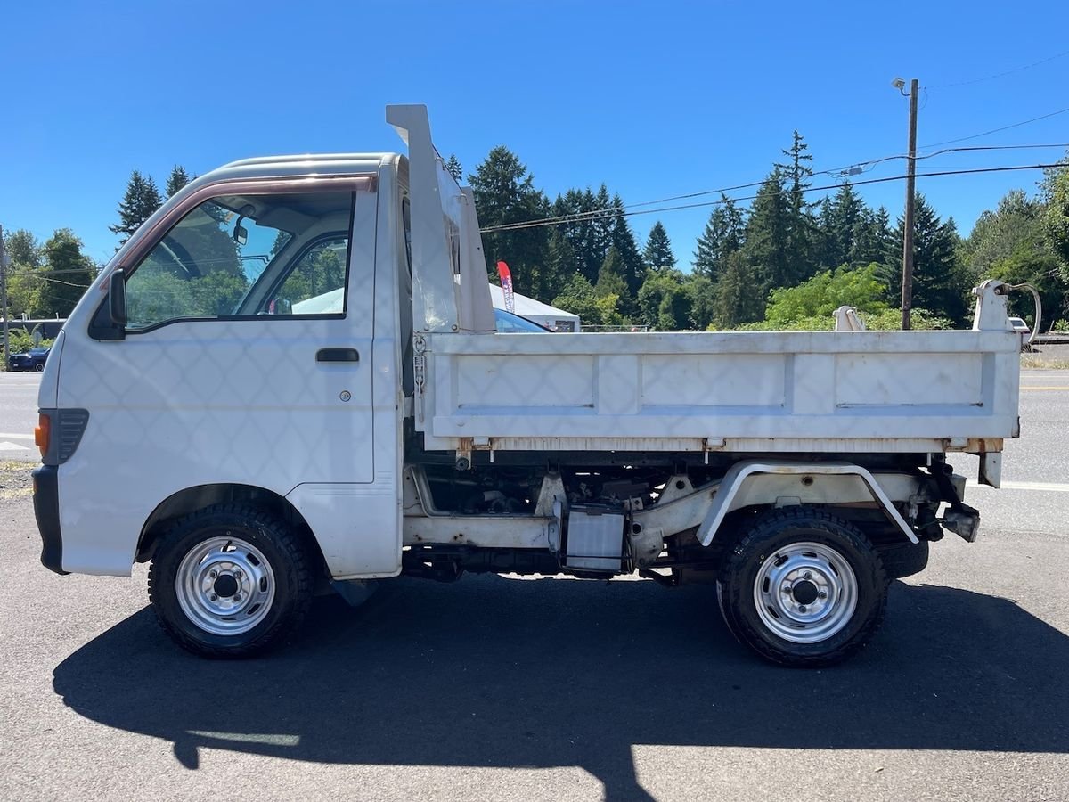 1998 Daihatsu Hijet JDM car for sale — photo 4 of 9
