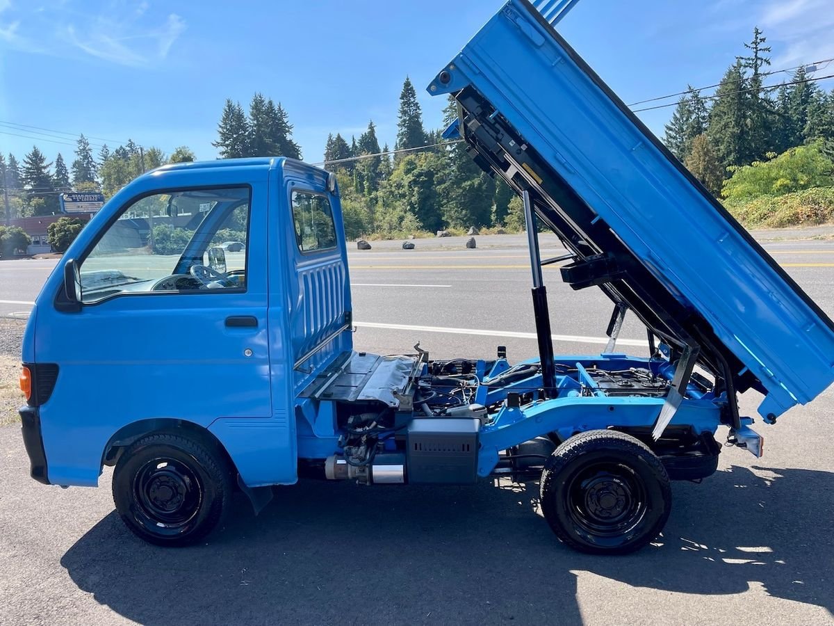 1998 Daihatsu Hijet JDM car for sale — photo 9 of 9