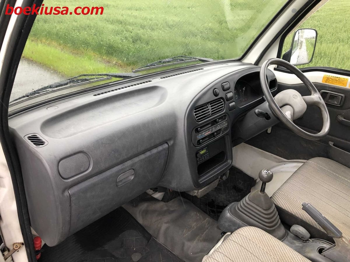 1998 Daihatsu Hijet JDM car for sale — photo 9 of 11