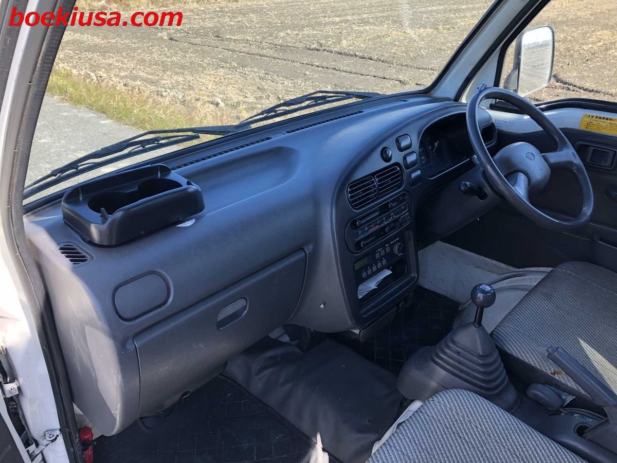 1998 Daihatsu Hijet JDM car for sale — photo 9 of 11
