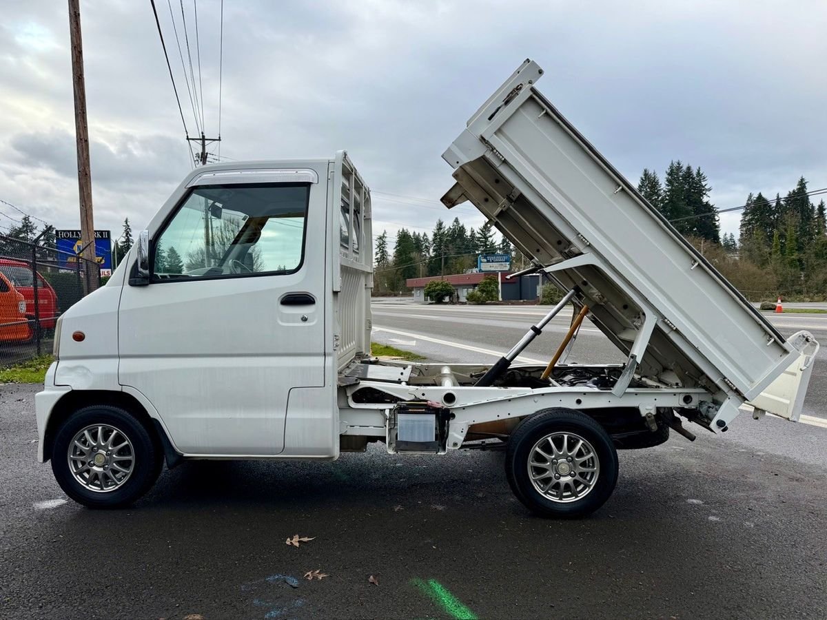 2000 Mitsubishi Minicab JDM car for sale — photo 4 of 9