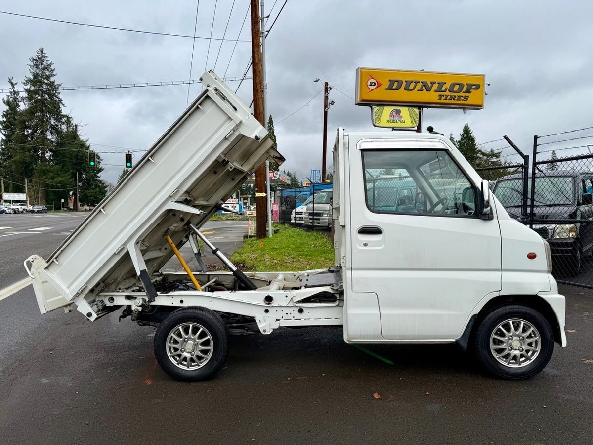 2000 Mitsubishi Minicab JDM car for sale — photo 8 of 9