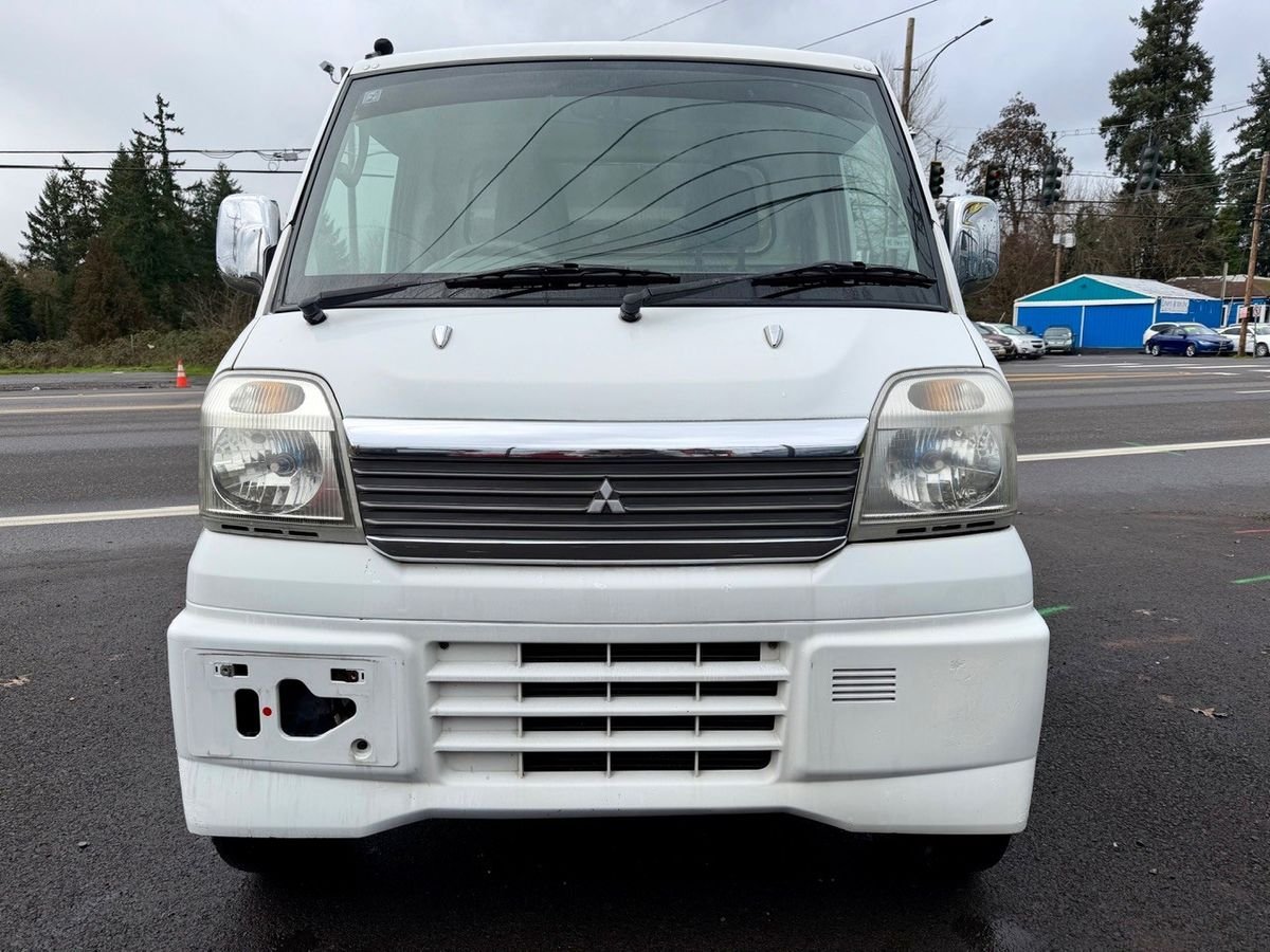 2000 Mitsubishi Minicab JDM car for sale — photo 2 of 9