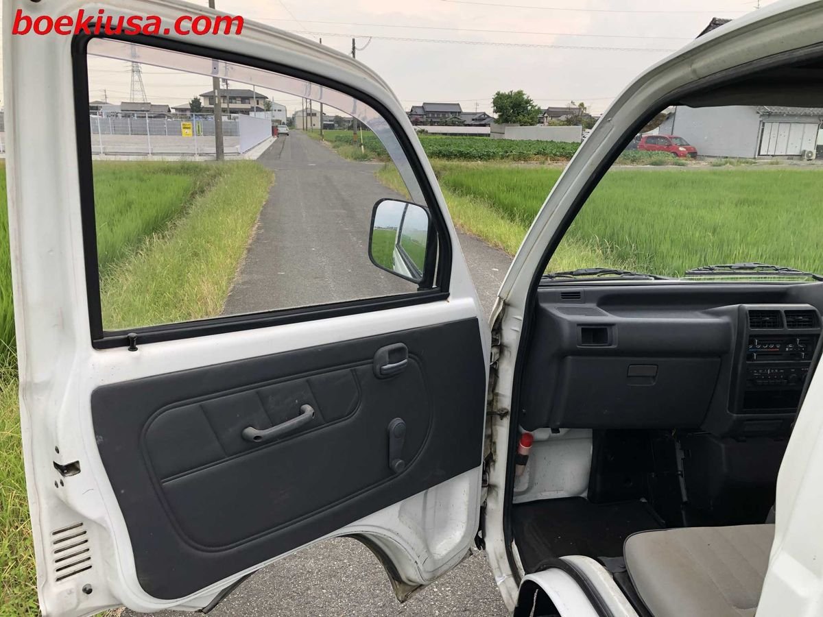 1991 Mitsubishi Minicab JDM car for sale — photo 8 of 11