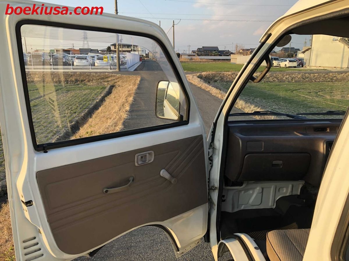 1992 Daihatsu Hijet JDM car for sale — photo 8 of 11