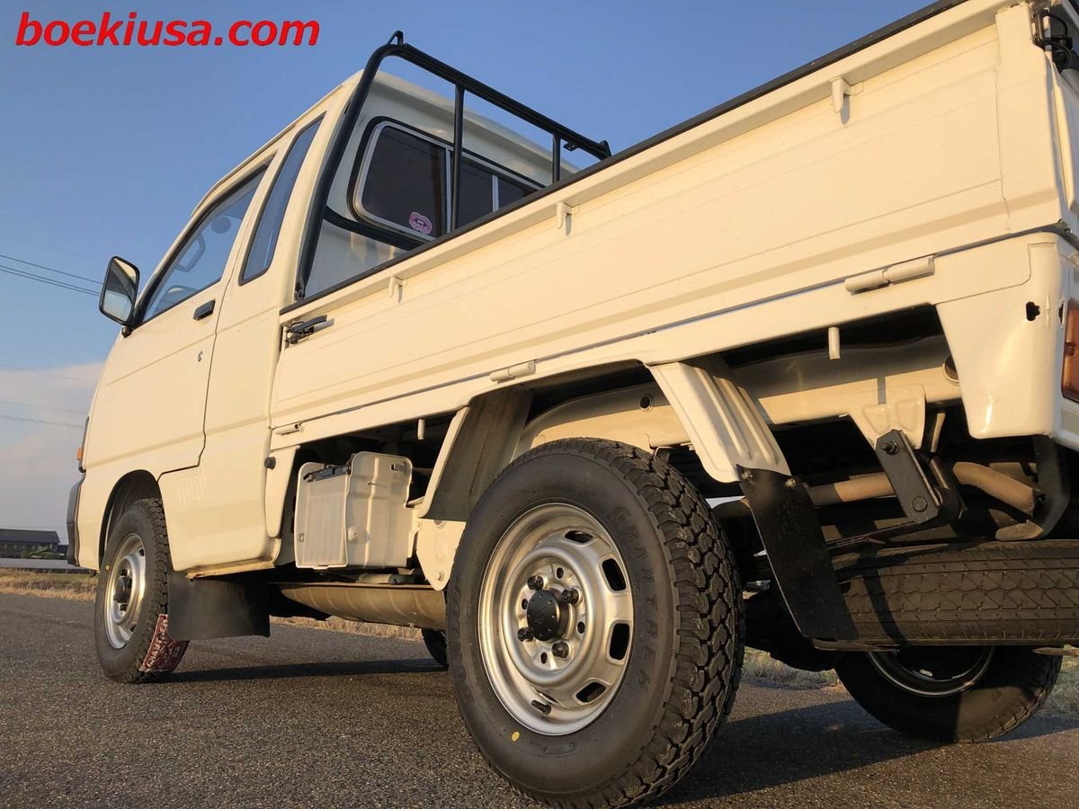 1992 Daihatsu Hijet JDM car for sale — photo 5 of 11