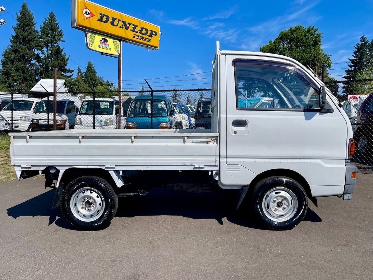 1994 Mitsubishi Minicab JDM car for sale — photo 8 of 9