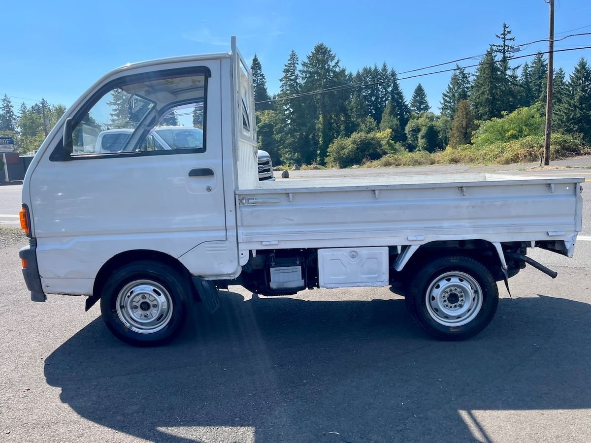 1994 Mitsubishi Minicab JDM car for sale — photo 4 of 9