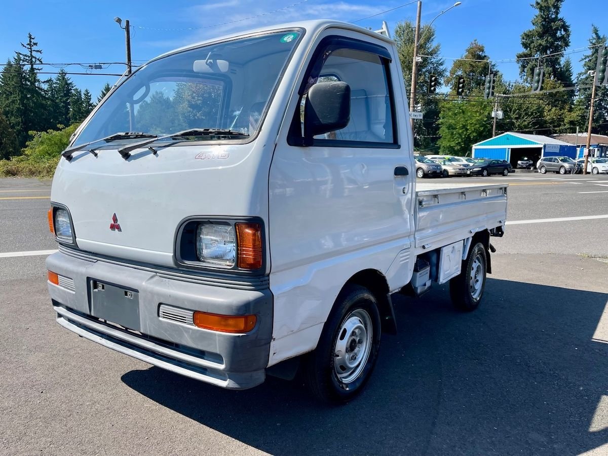 1994 Mitsubishi Minicab JDM car for sale — photo 3 of 9