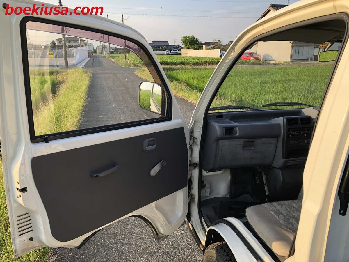 1994 Mitsubishi Minicab JDM car for sale — photo 8 of 11