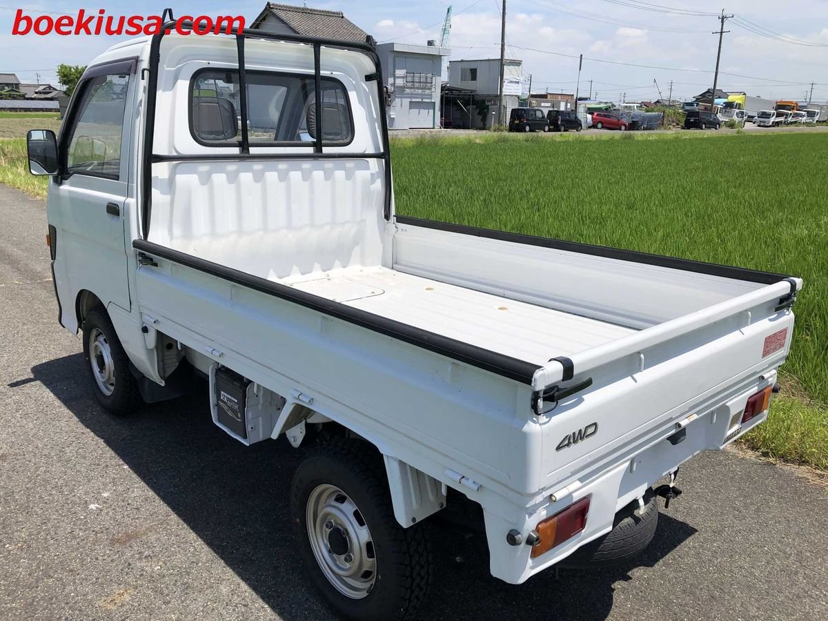 1995 Daihatsu Hijet JDM car for sale — photo 3 of 11