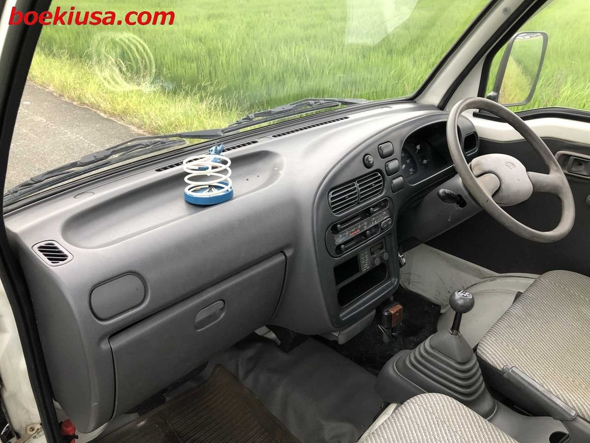 1995 Daihatsu Hijet JDM car for sale — photo 9 of 11