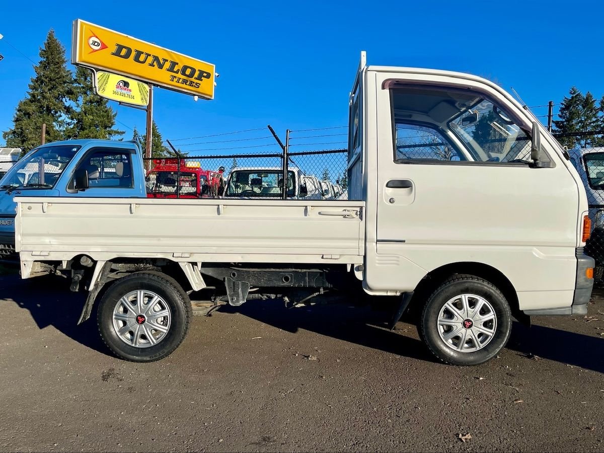 1995 Mitsubishi Minicab JDM car for sale — photo 7 of 9