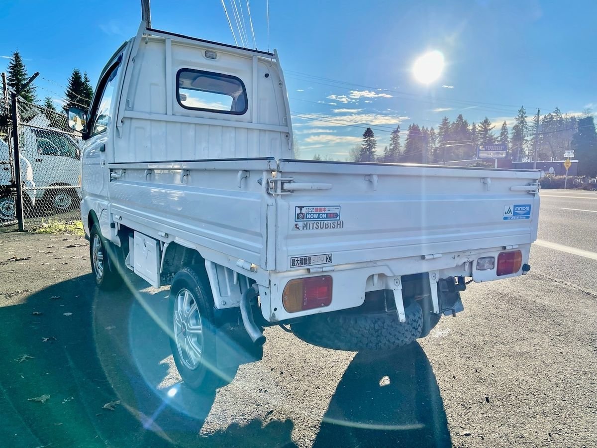 1995 Mitsubishi Minicab JDM car for sale — photo 4 of 9