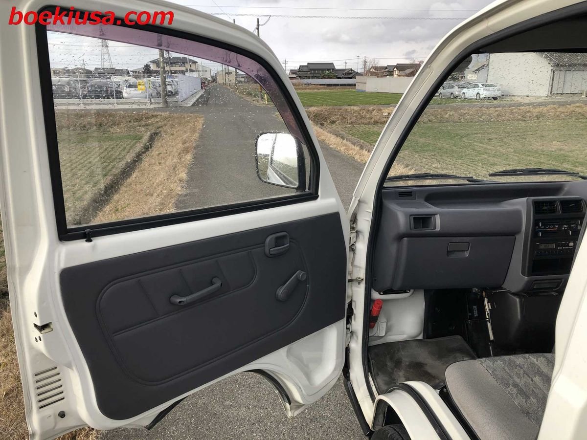 1995 Mitsubishi Minicab JDM car for sale — photo 8 of 11