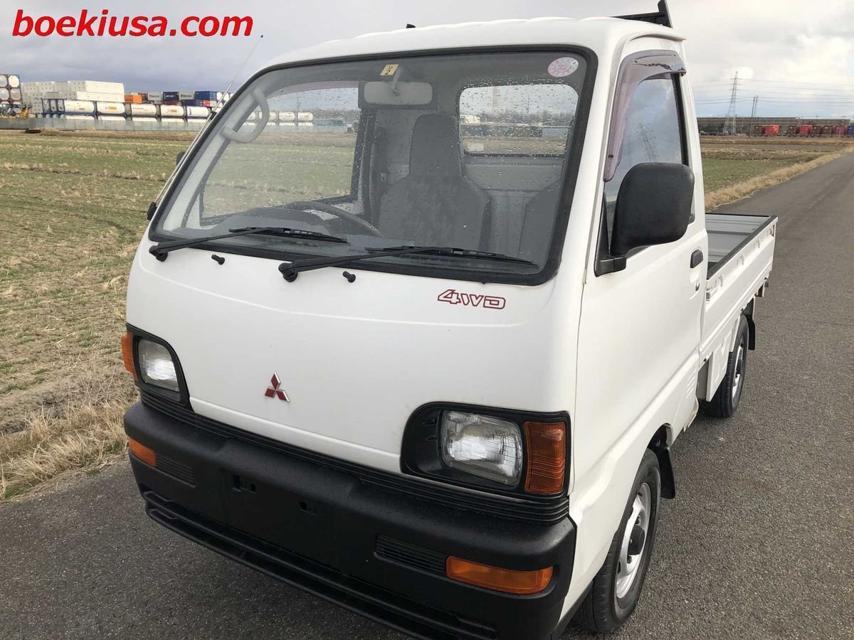 1995 Mitsubishi Minicab JDM car for sale — photo 2 of 11